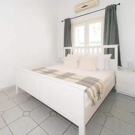 Cosy Downtown Apartment